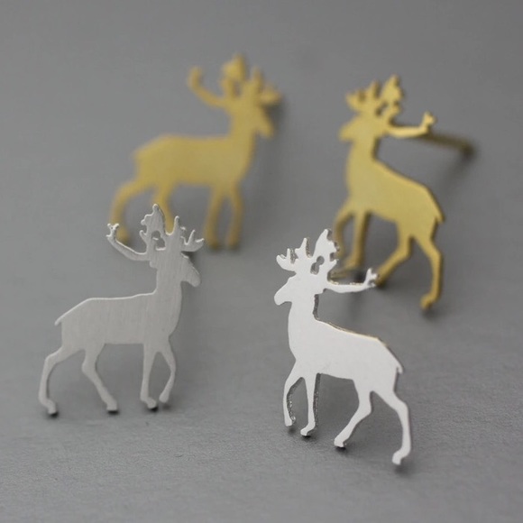 ๐ New Reindeer Gold Plated Christmas Earrings - Picture 1 of 2